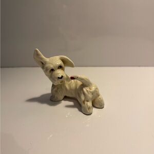 BESWICK DOG WITH LADYBIRD ON TAIL FIGURE 907 gloss